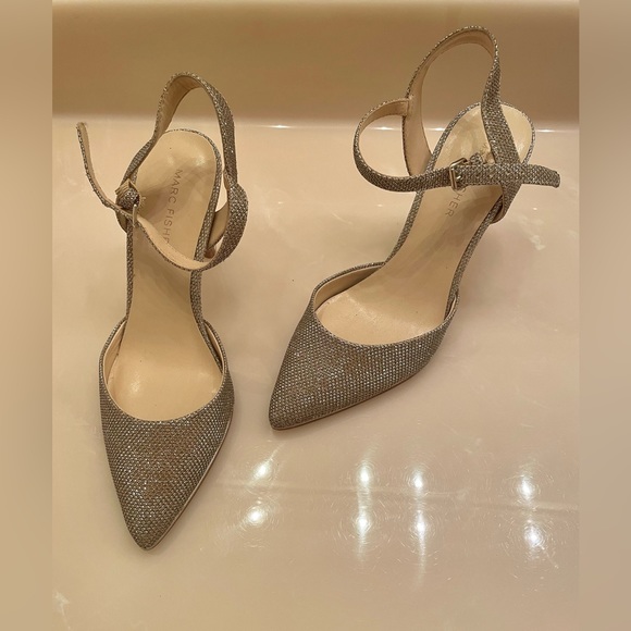 Marc fisher Pointy toe stiletto heal. Size 6 - Picture 5 of 7